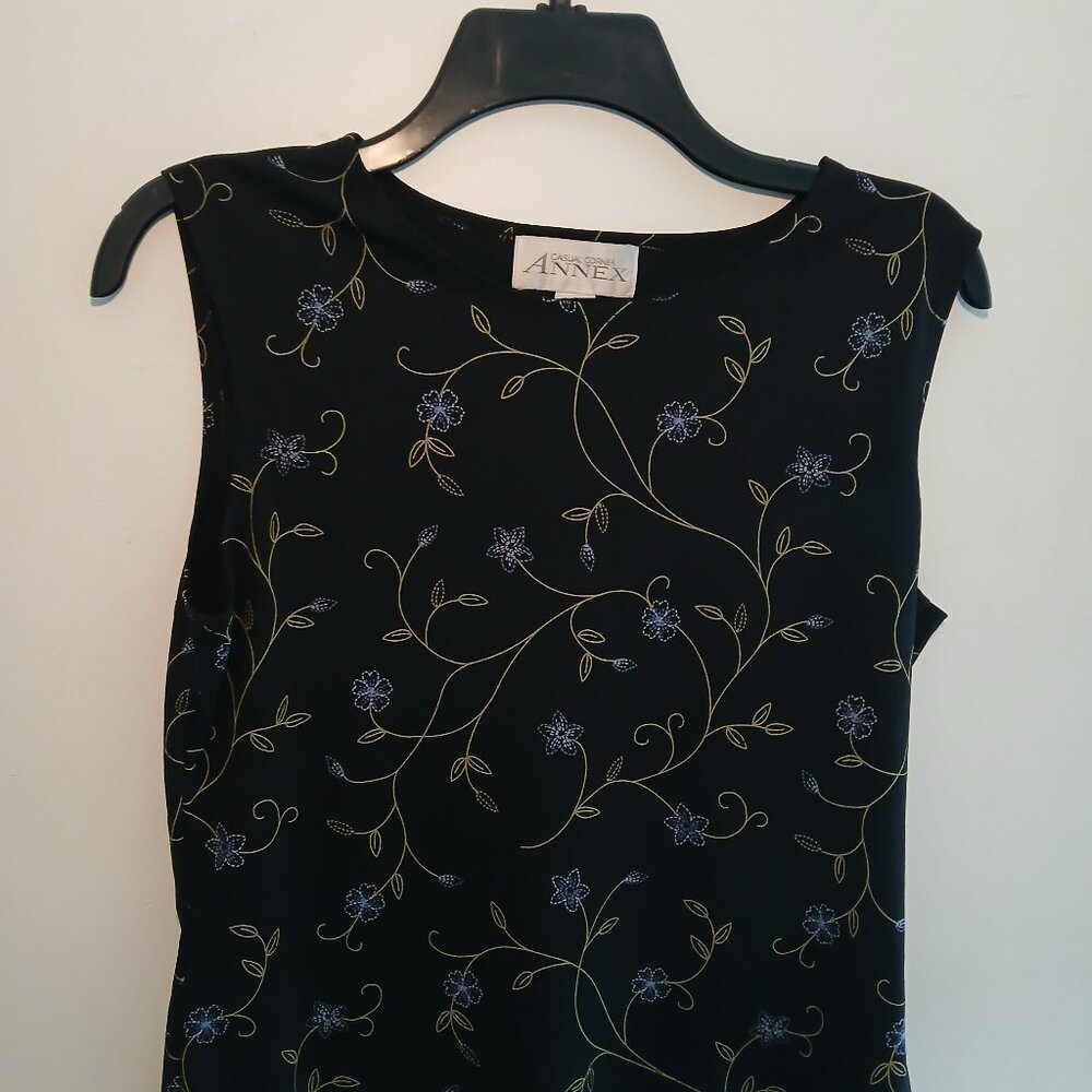 Annex Casual Corner Sleeveless Top, flower and leaf design, easy fit.
